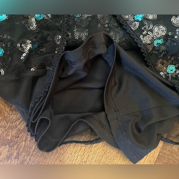 NWT candies mod for mad black tie blouse Sz small sequin 2 layer - Picture 3 of 8